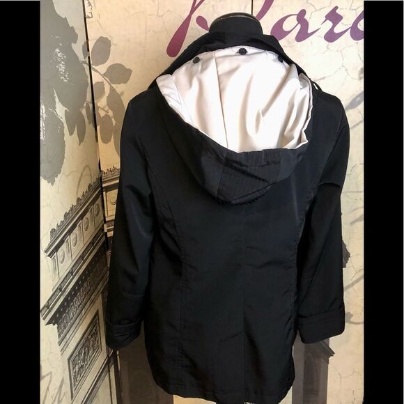 Great lightweight jacket in size 4/6 by White Stag - Picture 2 of 2